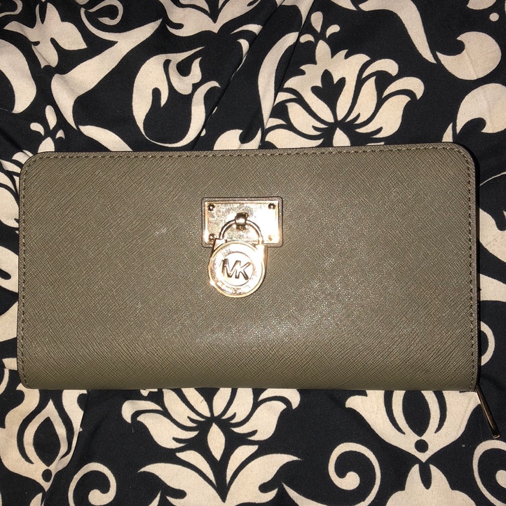 Michael Kors Hamilton Wallet